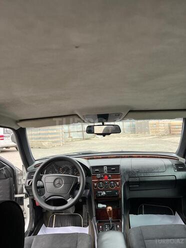 Mercedes C 180 1997, 319,000 km - 1.8 л - Bakı