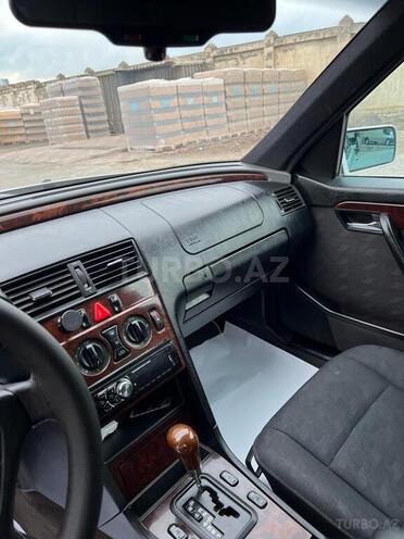 Mercedes C 180 1997, 319,000 km - 1.8 л - Bakı