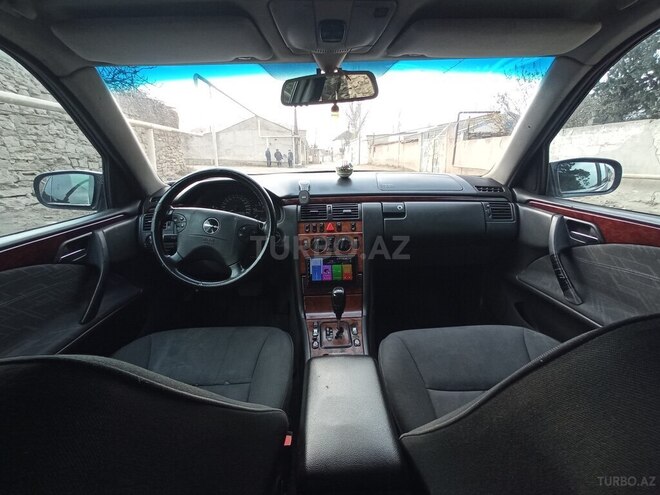 Mercedes E 220 2001, 211,325 km - 2.2 л - Bakı