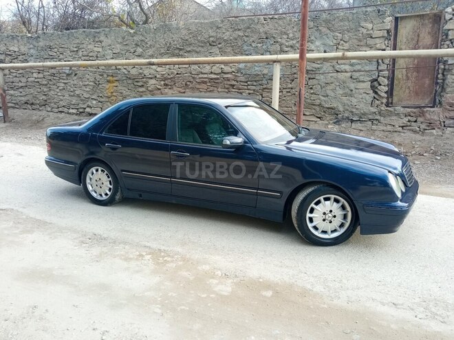 Mercedes E 220 2001, 211,325 km - 2.2 л - Bakı