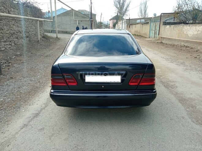 Mercedes E 220 2001, 211,325 km - 2.2 л - Bakı