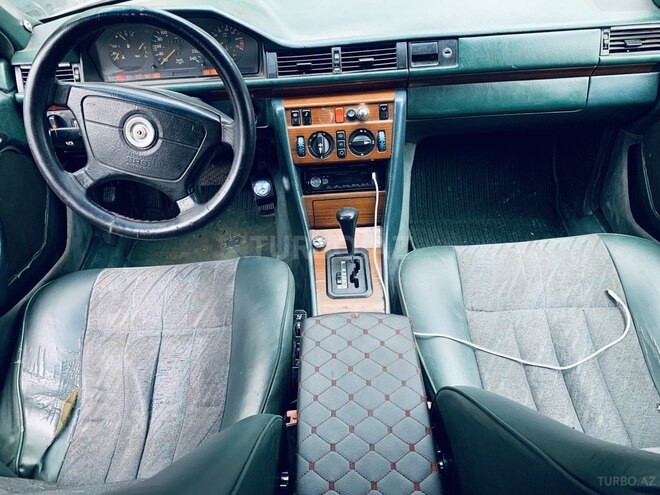 Mercedes E 220 1993, 241,041 km - 2.2 l - Sumqayıt