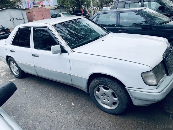 Mercedes E 220 1993, 241,041 km - 2.2 l - Sumqayıt