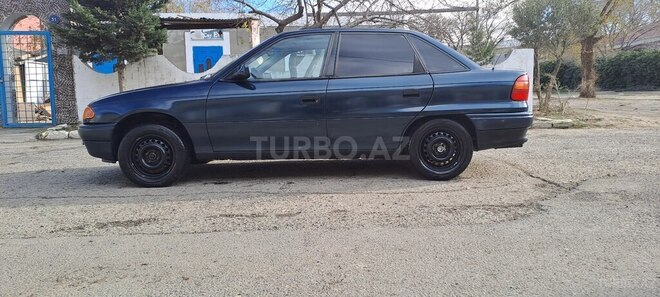 Opel Astra 1993, 100,000 km - 1.4 l - Sumqayıt