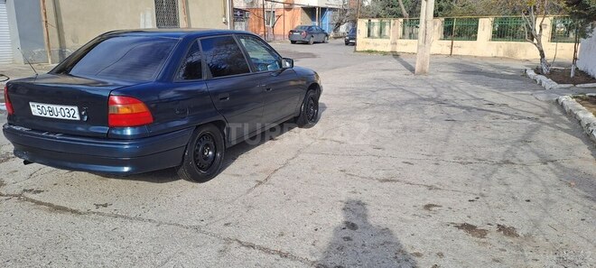 Opel Astra 1993, 100,000 km - 1.4 l - Sumqayıt