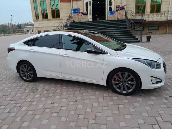 Hyundai i40 2014, 240,000 km - 2.0 l - Şirvan