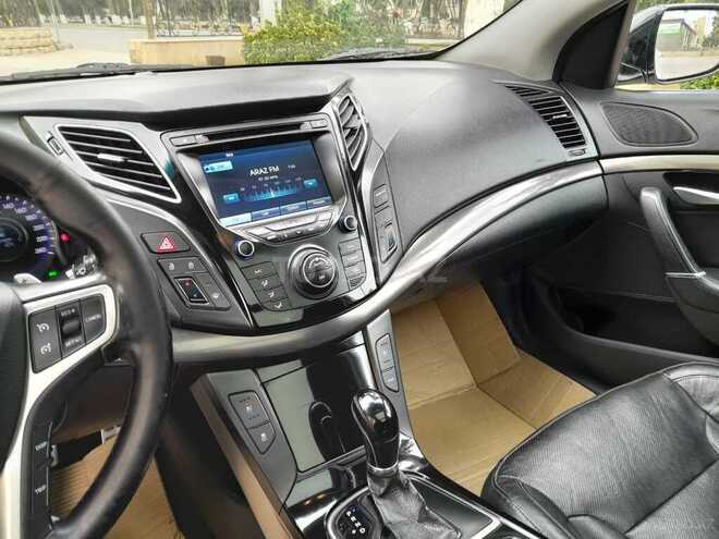 Hyundai i40 2014, 240,000 km - 2.0 l - Şirvan