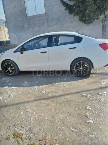 Kia Rio 2013, 244,000 km - 1.2 л - Şəki
