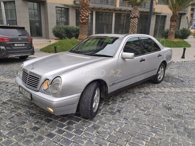 Mercedes E 220 1999, 407,000 km - 2.2 l - Bakı