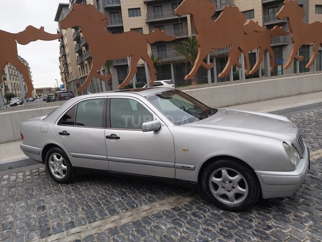 Mercedes E 220 1999, 407,000 km - 2.2 l - Bakı