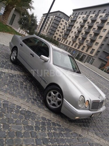 Mercedes E 220 1999, 407,000 km - 2.2 l - Bakı