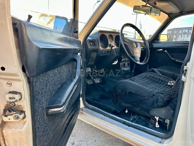 GAZ 24-10 1988, 298,300 km - 2.4 л - Bakı