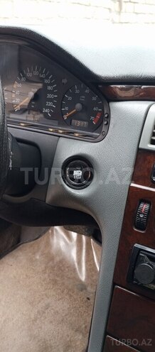 Mercedes E 230 1996, 385,000 km - 2.3 л - Bərdə