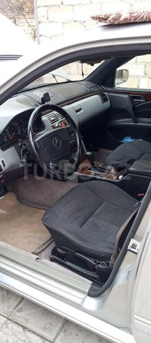 Mercedes E 230 1996, 385,000 km - 2.3 л - Bərdə
