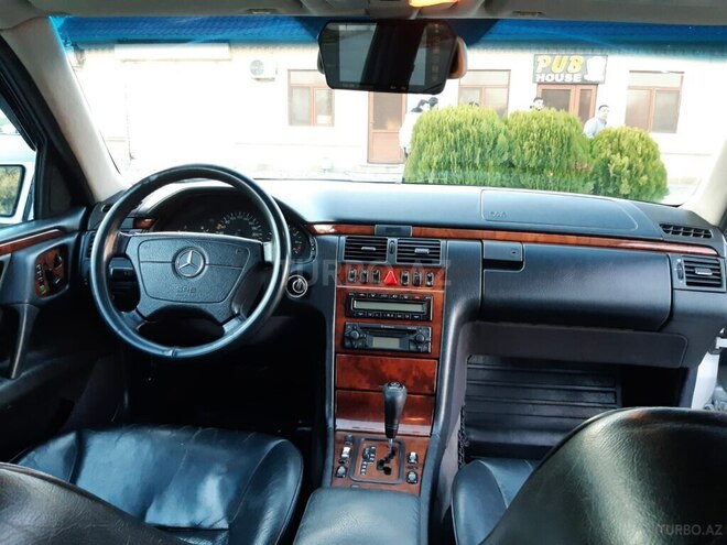 Mercedes E 240 1999, 572,000 km - 2.4 l - Mingəçevir