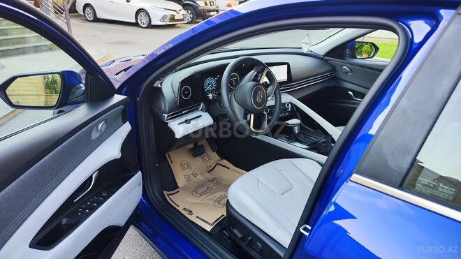 Hyundai Elantra 2021, 22,000 km - 1.6 l - Bakı