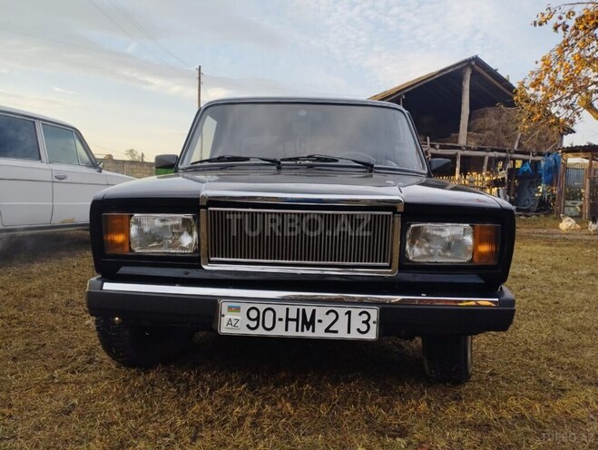 LADA (VAZ) 2107 2010, 100,000 km - 1.6 l - Qax
