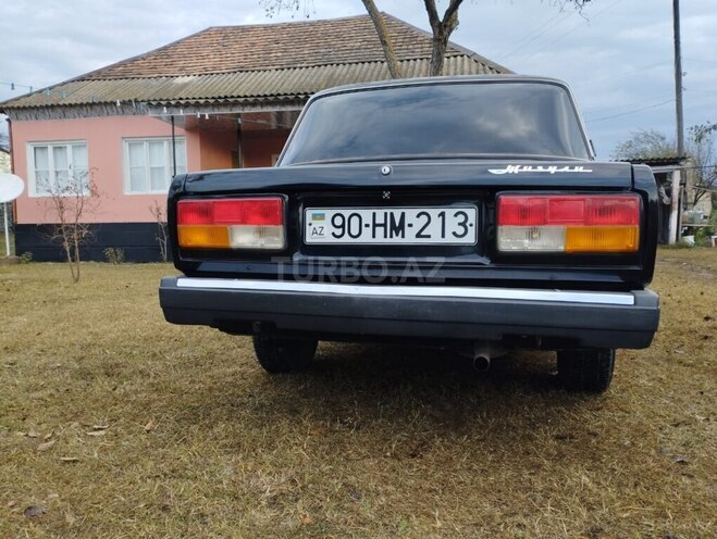 LADA (VAZ) 2107 2010, 100,000 km - 1.6 l - Qax