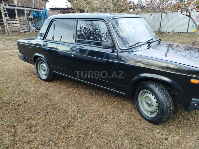 LADA (VAZ) 2107 2010, 100,000 km - 1.6 l - Qax
