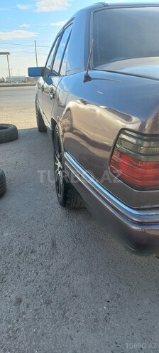Mercedes E 220 1995, 325,000 km - 2.2 l - Bakı