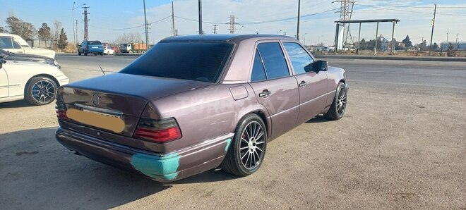 Mercedes E 220 1995, 325,000 km - 2.2 l - Bakı