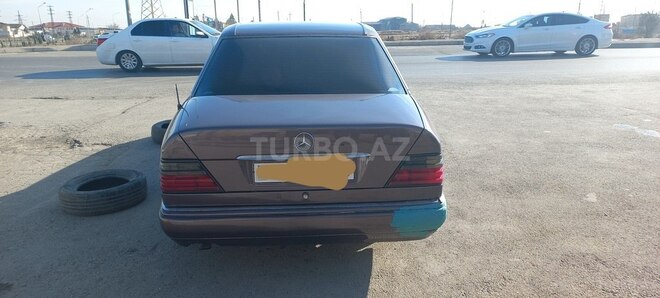 Mercedes E 220 1995, 325,000 km - 2.2 l - Bakı