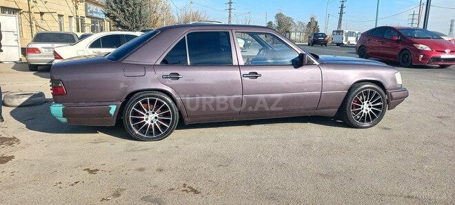 Mercedes E 220 1995, 325,000 km - 2.2 l - Bakı