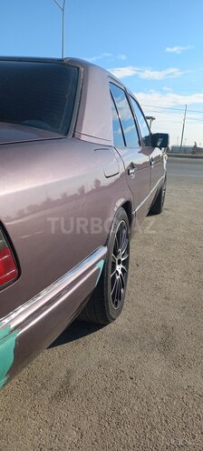 Mercedes E 220 1995, 325,000 km - 2.2 l - Bakı