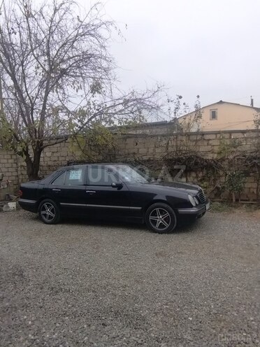 Mercedes E 240 2001, 211,000 km - 2.6 l - Ağdam