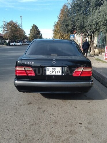 Mercedes E 240 2001, 211,000 km - 2.6 l - Ağdam