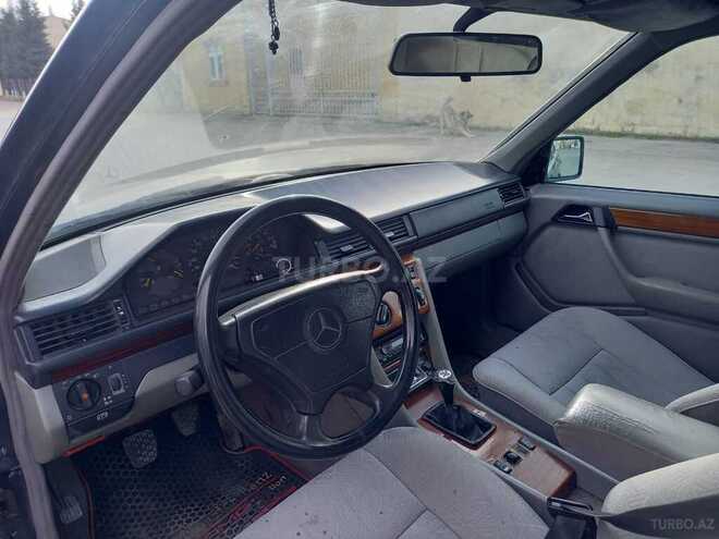 Mercedes E 200 1995, 224,000 km - 2.0 l - Quba