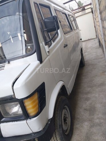Mercedes 208 D 1994, 150,000 km - 2.3 л - Yevlax