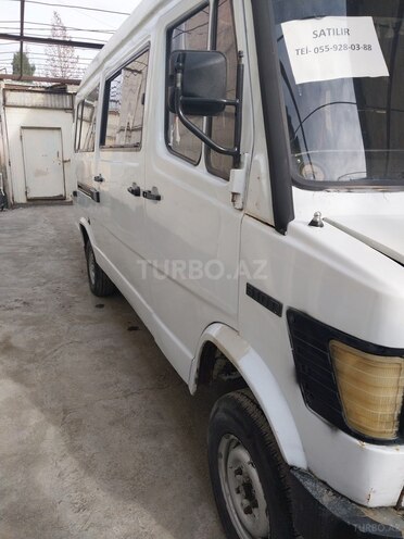 Mercedes 208 D 1994, 150,000 km - 2.3 л - Yevlax