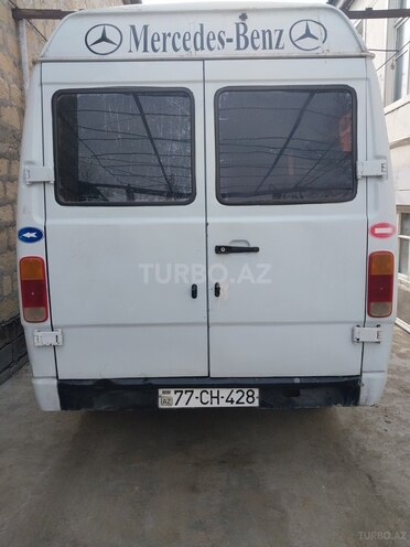Mercedes 208 D 1994, 150,000 km - 2.3 л - Yevlax