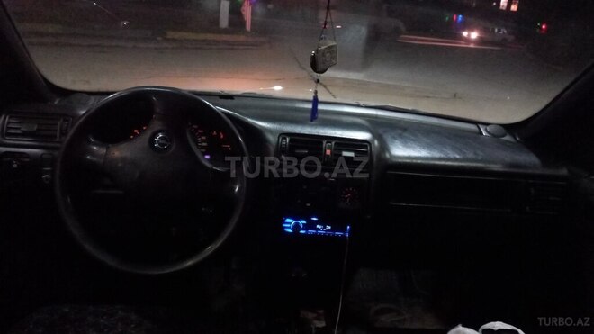 Opel Vectra 1992, 447,567 km - 1.8 l - Quba
