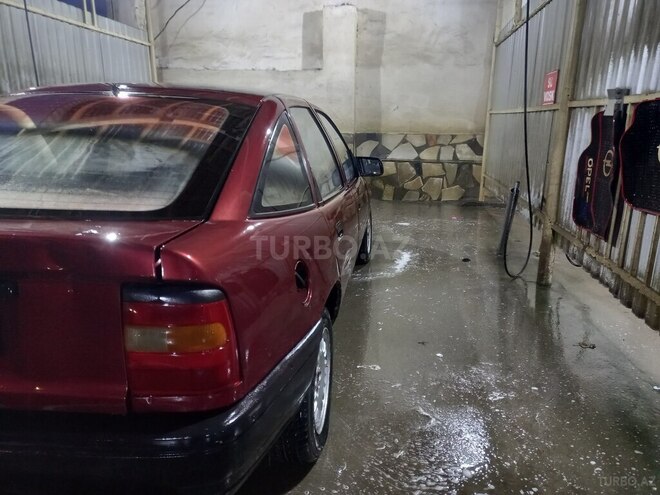 Opel Vectra 1992, 447,567 km - 1.8 l - Quba