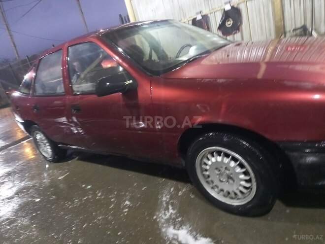 Opel Vectra 1992, 447,567 km - 1.8 l - Quba