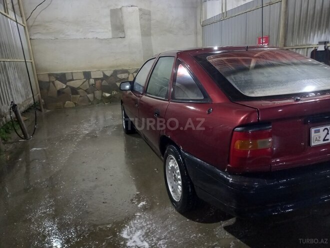 Opel Vectra 1992, 447,567 km - 1.8 l - Quba