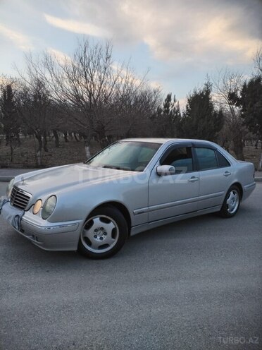 Mercedes E 220 2000, 370,000 km - 2.2 л - Sumqayıt