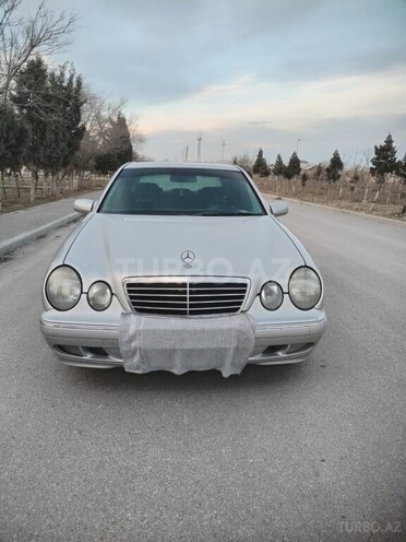Mercedes E 220 2000, 370,000 km - 2.2 л - Sumqayıt