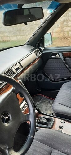 Mercedes E 200 1992, 345,236 km - 2.0 л - Şirvan