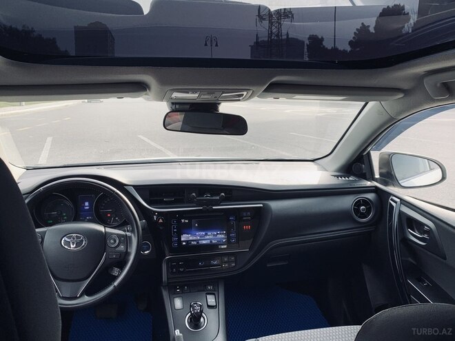 Toyota Auris 2017, 165,000 km - 1.8 л - Bakı