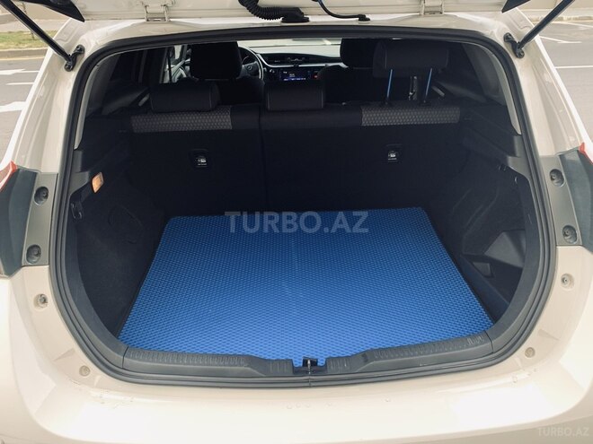 Toyota Auris 2017, 165,000 km - 1.8 л - Bakı
