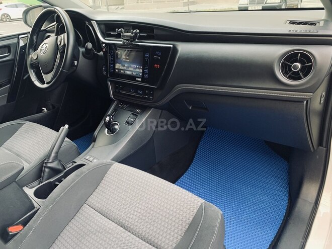 Toyota Auris 2017, 165,000 km - 1.8 л - Bakı