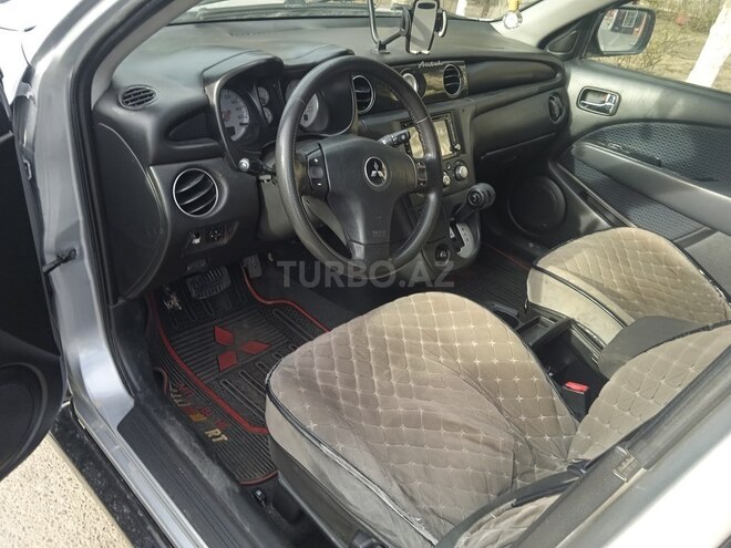 Mitsubishi Airtrek 2003, 200,000 km - 2.0 l - Sumqayıt