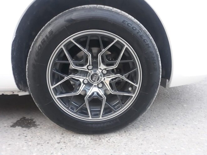 Nissan Sunny 2015, 70,000 km - 1.2 l - Bakı