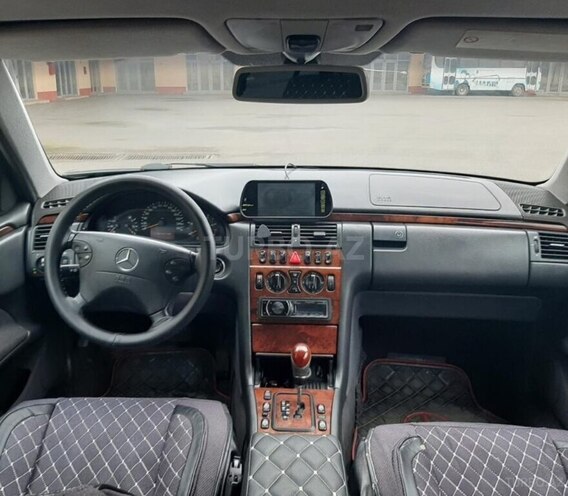 Mercedes E 270 2001, 389,000 km - 2.7 l - İmişli