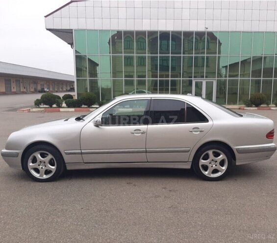 Mercedes E 270 2001, 389,000 km - 2.7 l - İmişli