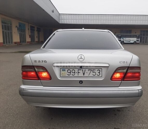 Mercedes E 270 2001, 389,000 km - 2.7 l - İmişli