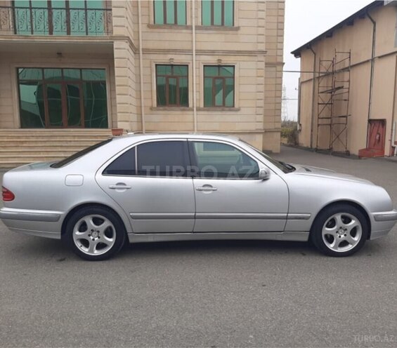 Mercedes E 270 2001, 389,000 km - 2.7 l - İmişli
